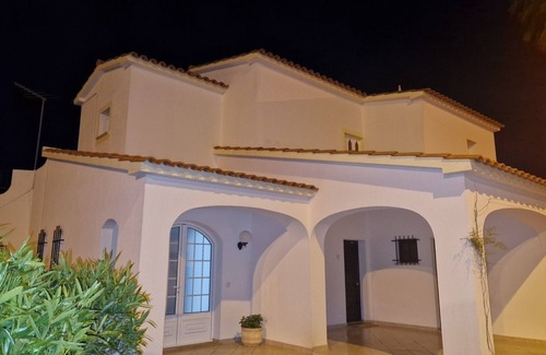 Vale de Carro Villa | Beautiful villa, with garden and private pool, Clim, free Wifi, near pla