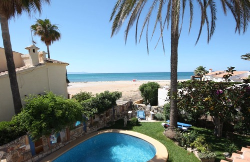 Almadrava Beach House | Beautiful villa right on the stone beach of Denia