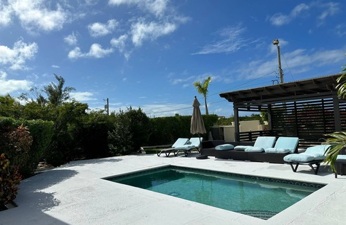 Grace Bay Hills Villa | Beautiful villa West with pool- 5 minutes to Gracebay beach