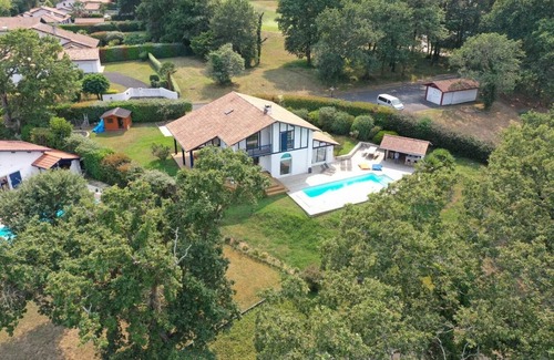 Bassussarry House | Beautiful villa with heated pool near Biarritz
