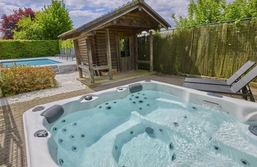 Heers House | Beautiful villa with a pool and a sauna