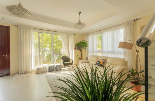 Dubai Villa | Beautiful villa with beautiful space for family and suitable for holding parties