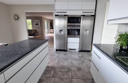 Søndre Fyllingen Villa | Beautiful villa with sea view, Jacuzzi and only 10 min from Bergen center