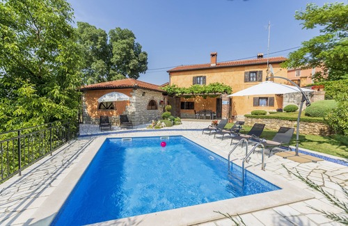 Karojba House | Beautiful villa with swimming pool, grill, free WiFi, washing machine