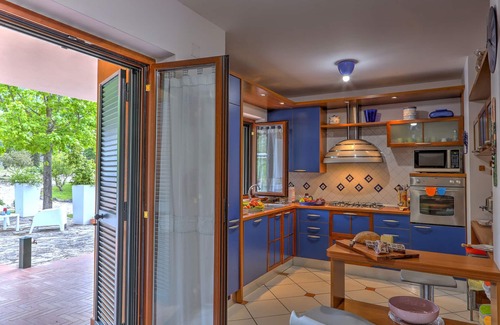 Fondi Villa | BEAUTIFUL VILLA WITH SWIMMING POOL AND PRIVATE PARK