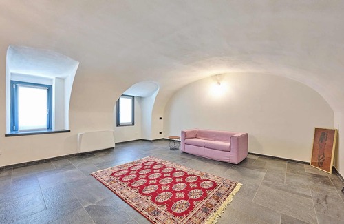 Lierna Villa | Beautiful villa, within walking distance of the lake, with swimming pool and private parking.
