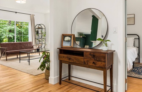 Camas House | Beautiful Vintage Home in the Heart of Camas 5 beds