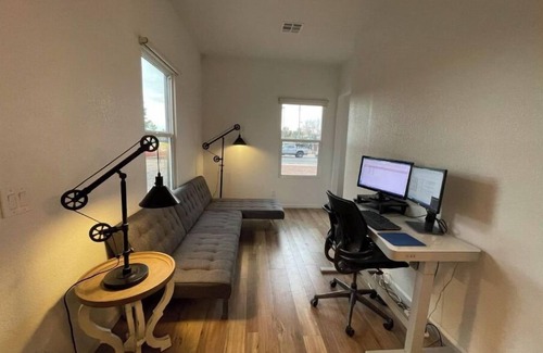 Garfield House | Beautiful Walkable Downtown Getaway