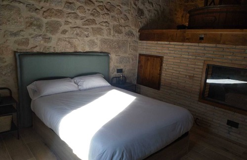 Biosca Cottage | Beautiful Water Mill from 1888 for 4-6 people