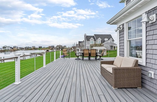 Matunuck House | Beautiful Waterfront home! Panoramic Deck. Walk to beach!