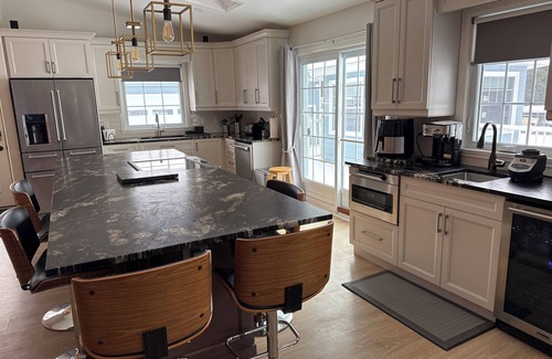 Port Loring House | Beautiful waterfront home minutes to Port Loring-family friendly, smoke/pet free