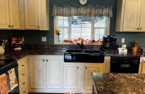 Jones Mills House | Beautiful Waterfront 3 Bed/2 bath Hideaway. GREAT FLAT YARD!