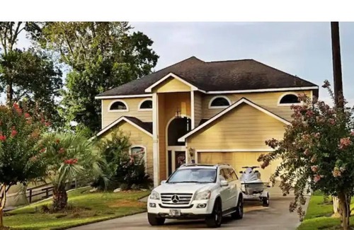 Pointblank House | Beautiful waterfront home with gorgeous sunrise views,