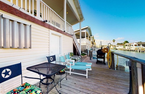 Port Isabel House | Beautiful waterfront home w/private dock, shared pool/hot tub - 1 dog OK