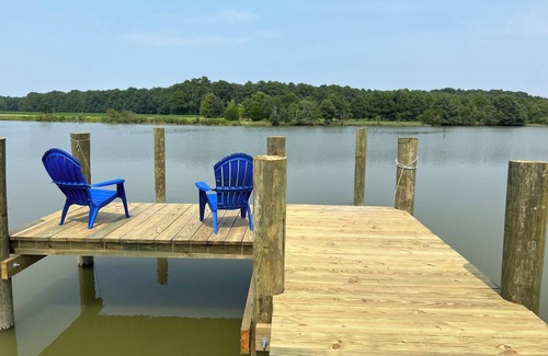 Cambridge House | Beautiful Waterfront Retreat in Cambridge!