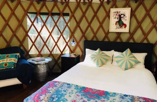 Clunes House | Beautiful yurt with spa and pool in the stunning Byron hinterland.
