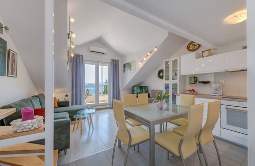 Omis Apartment | Beautifull attic over the sea and river coust, panoramic sea view