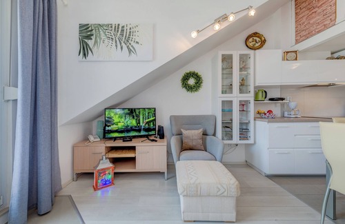 Omis Apartment | Beautifull attic over the sea and river coust, panoramic sea view