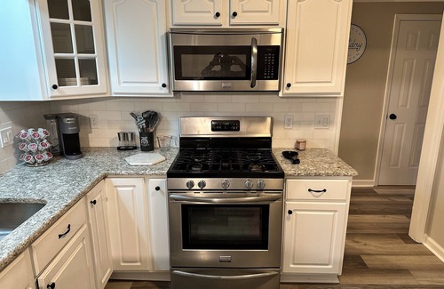 Chesapeake House | Beautifully appointed, spacious ranch style home located in Greenbrier!