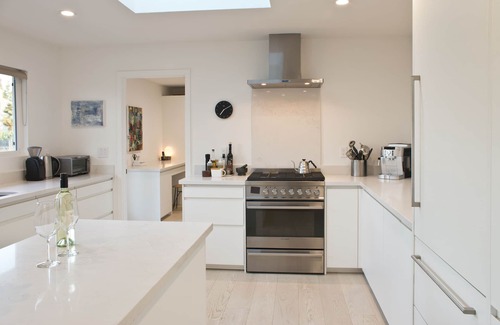 Freestone House | Beautifully Appointed MCM Home in Wine Country, Pool, Hot Tub, Gas Firepit
