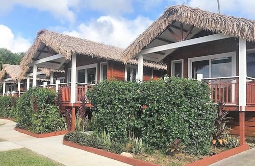 Rarotonga Cottage | Beautifully appointed inland property with ocean and mountain views.