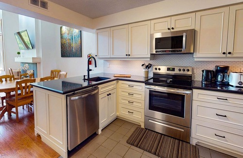 The Blue Mountains Condo | Beautifully renovated, ski-In/out condo with fireplace, WiFi, AC, & W/D