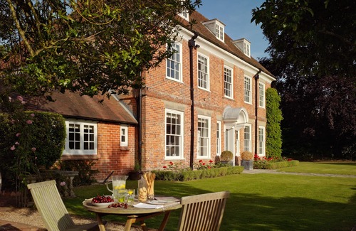 Twyford House | Beautifully Converted 17th C Grade II Stables/Coach House/Barn In Quiet Location