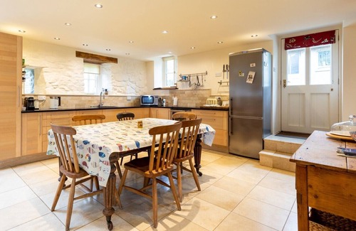 Newport House | Beautifully converted barn on Angel Mountain (Carn Ingli). Sea view & spectacular sunsets