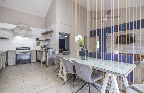 Coco House | Beautifully Renovated Casa Indigo! Playas del Coco InTown Location. Walk to All