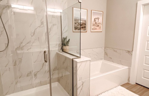 North Westminster Apartment | Beautifully decorated boho chic 1 bedroom apt w/ resort amenities!