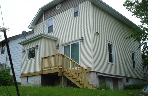 Riverside House | Beautifully Decorated Home near Spirit Mt., Hiking Trails and the Munger Trail