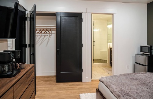 Park City House | Beautifully designed 1st Floor Studio Apartment