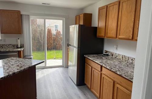 Orting House | Beautifully furnished home w/river a minute away. Charming house in Orting.