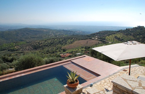 Zakharo House | Beautifully modernised Old Stone House with amazing views and infinity pool