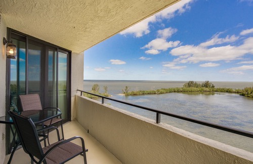 Hudson Condo | Beautifully Peaceful Island Getaway