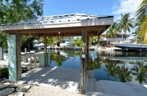 Islamorada House | Beautifully remodeled roomy single family stilt home,