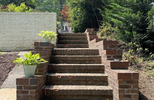 Raleigh House | Beautifully remodeled 3BR Home in Raleigh's North Hills Dining &Shopping area