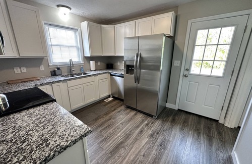 Milford House | Beautifully remodeled duplex near the ark encounter. This listing is for 1 side.