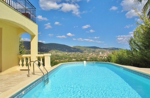 Draguignan House | Beautifully renovated Mediterranean house with a perfect view and pool