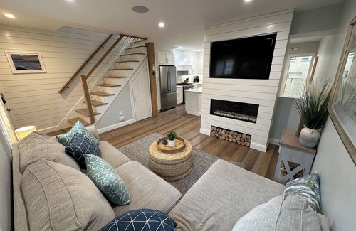 Yachting Village House | Beautifully Renovated 2 Bed 2 Bath Private Home in Downtown Newport