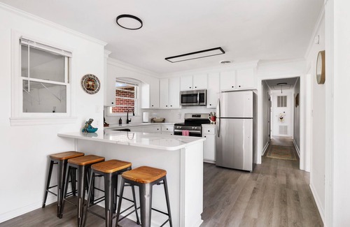 Hanahan House | Beautifully renovated 3-bedroom house near Charleston, Park Circle and beaches
