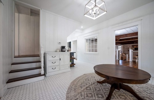 Lyndon House | Beautifully renovated 3,800 sq ft house between 2 federal lakes