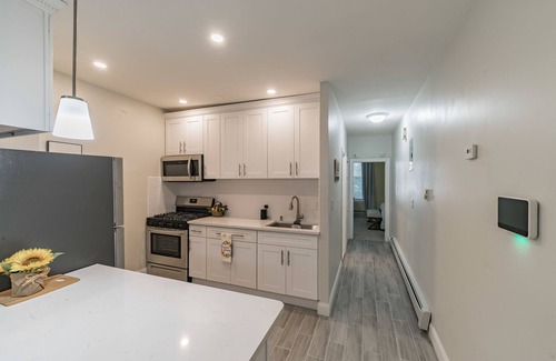 Bedford-Stuyvesant Apartment | Beautifully renovated comfy one bedroom apartment, - minutes from Manhattan