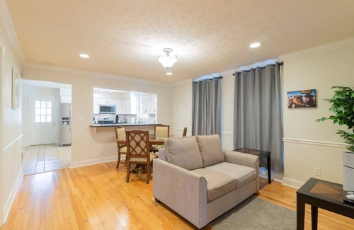 Columbus House | Beautifully renovated home in Midtown that is close to downtown and Ft Moore