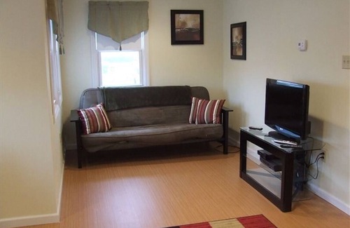 Surf City Apartment | Beautifully Renovated Beach Block 2-Bedroom Unit