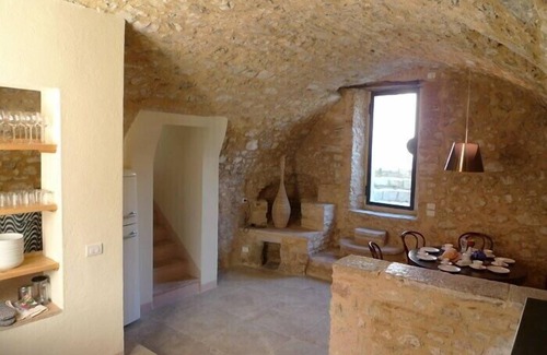 Vallo di Nera House | Beautifully Restored 16th Century Refuge With Infinity Pool And Stunning Views