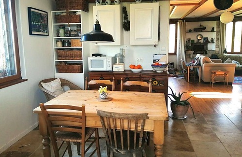 Puylaroque House | Beautifully restored farmhouse with spacious rooms and exceptional views.