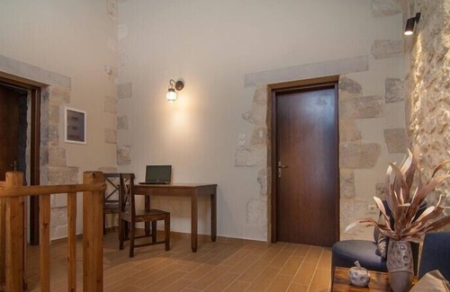 Vizari Villa | Beautifully restored character house with private pool in a countryside village!