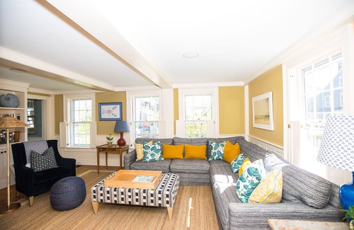 Nantucket Town House | Beautifully Restored in-Town Antique