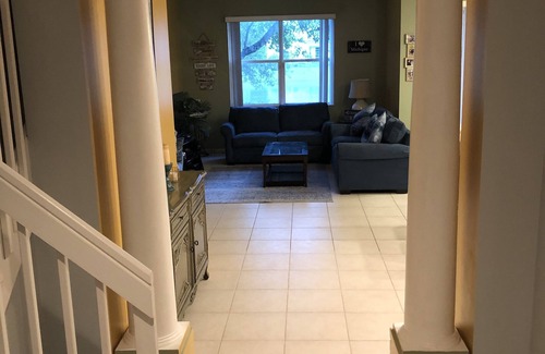 Royal Palm Beach House | BEAUTIFULLY UPDATED TOWNHOUSE NEAR OCEAN WITH COMMUNITY POOL